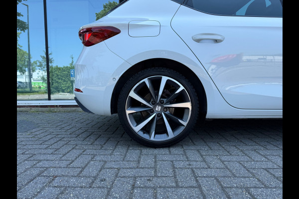 Seat Leon 1.5 eTSI FR Launch Edition - Pano/schuifdak - Navi - Climate - LED - Org.NL