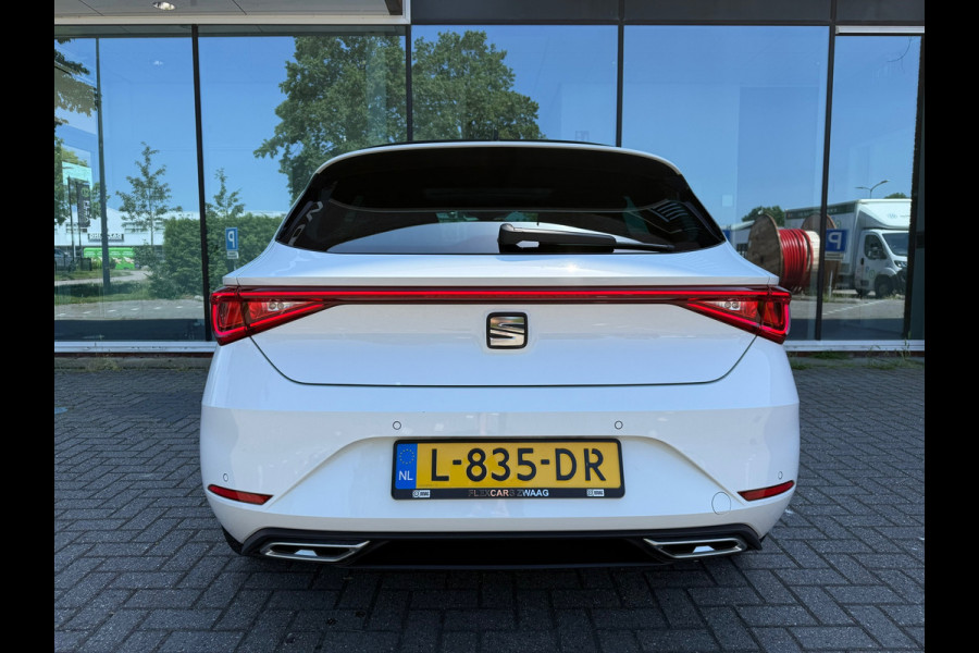 Seat Leon 1.5 eTSI FR Launch Edition - Pano/schuifdak - Navi - Climate - LED - Org.NL