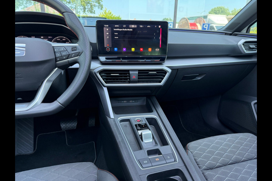 Seat Leon 1.5 eTSI FR Launch Edition - Pano/schuifdak - Navi - Climate - LED - Org.NL