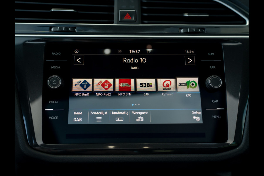Volkswagen Tiguan 1.4 TSI ACT Highline Business R | Pano | Trekhaak wegkl. | Elk. A-klep | Side Assist | Camera | Prijs Rijklaar!!