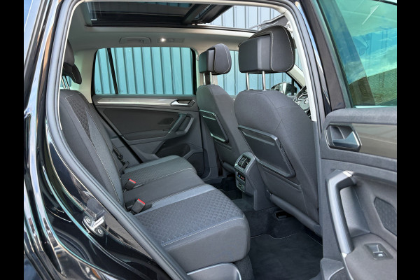 Volkswagen Tiguan 1.4 TSI ACT Highline Business R | Pano | Trekhaak wegkl. | Elk. A-klep | Side Assist | Camera | Prijs Rijklaar!!