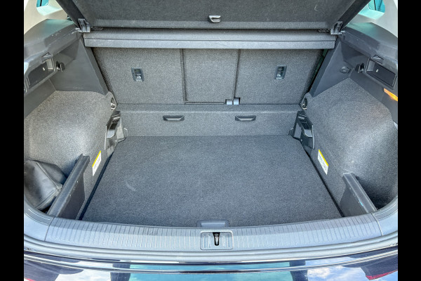 Volkswagen Tiguan 1.4 TSI ACT Highline Business R | Pano | Trekhaak wegkl. | Elk. A-klep | Side Assist | Camera | Prijs Rijklaar!!