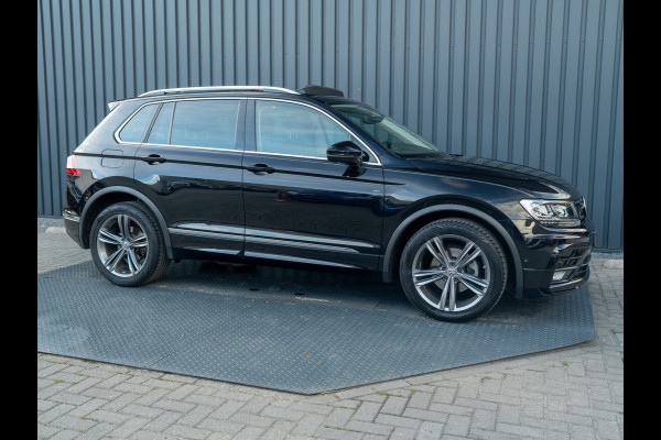 Volkswagen Tiguan 1.4 TSI ACT Highline Business R | Pano | Trekhaak wegkl. | Elk. A-klep | Side Assist | Camera | Prijs Rijklaar!!