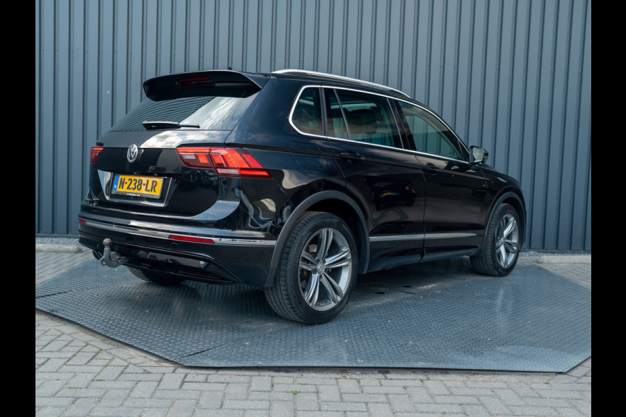 Volkswagen Tiguan 1.4 TSI ACT Highline Business R | Pano | Trekhaak wegkl. | Elk. A-klep | Side Assist | Camera | Prijs Rijklaar!!