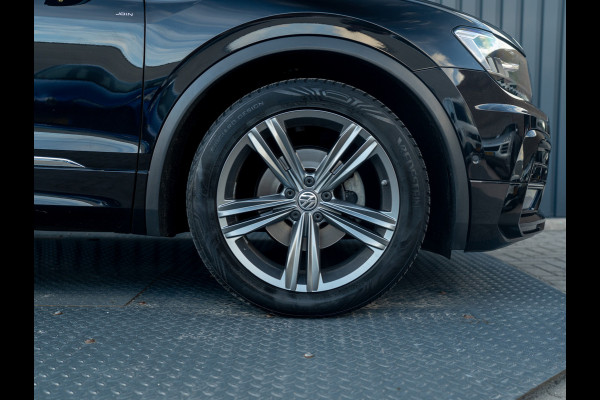 Volkswagen Tiguan 1.4 TSI ACT Highline Business R | Pano | Trekhaak wegkl. | Elk. A-klep | Side Assist | Camera | Prijs Rijklaar!!