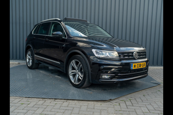Volkswagen Tiguan 1.4 TSI ACT Highline Business R | Pano | Trekhaak wegkl. | Elk. A-klep | Side Assist | Camera | Prijs Rijklaar!!