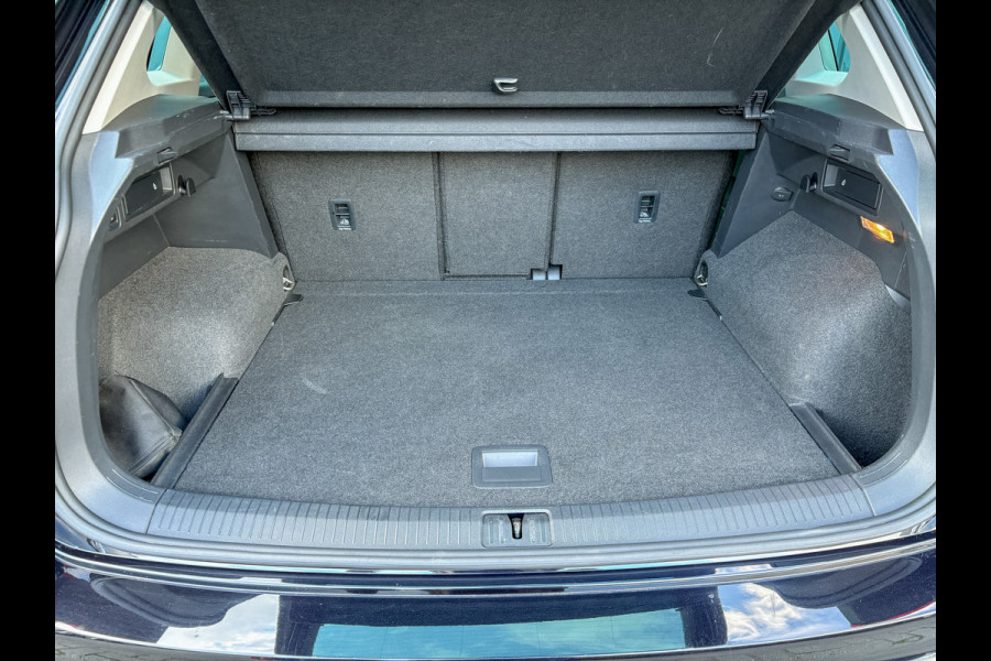 Volkswagen Tiguan 1.4 TSI ACT Highline Business R | Pano | Trekhaak wegkl. | Elk. A-klep | Side Assist | Camera | Prijs Rijklaar!!