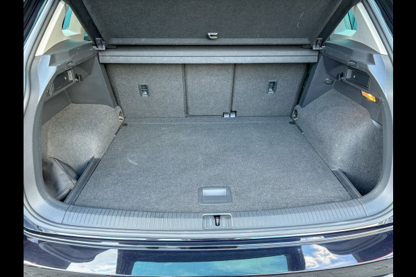 Volkswagen Tiguan 1.4 TSI ACT Highline Business R | Pano | Trekhaak wegkl. | Elk. A-klep | Side Assist | Camera | Prijs Rijklaar!!