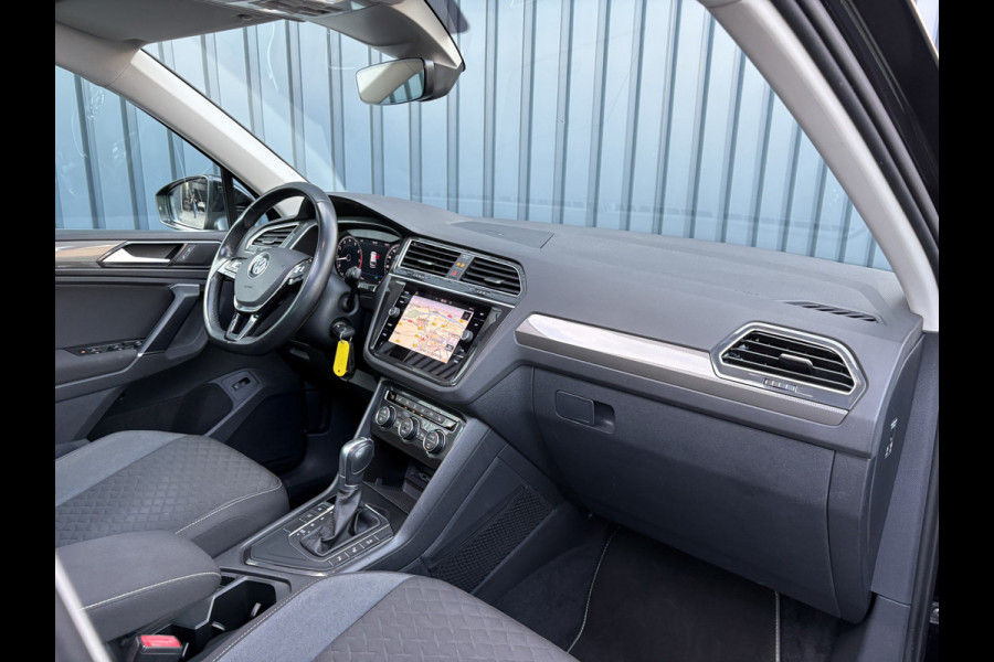 Volkswagen Tiguan 1.4 TSI ACT Highline Business R | Pano | Trekhaak wegkl. | Elk. A-klep | Side Assist | Camera | Prijs Rijklaar!!