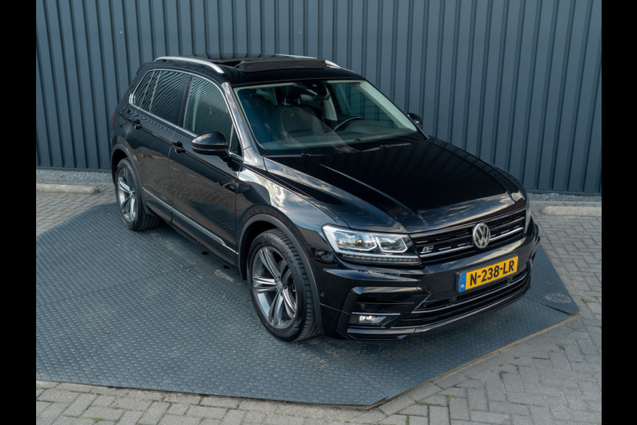 Volkswagen Tiguan 1.4 TSI ACT Highline Business R | Pano | Trekhaak wegkl. | Elk. A-klep | Side Assist | Camera | Prijs Rijklaar!!