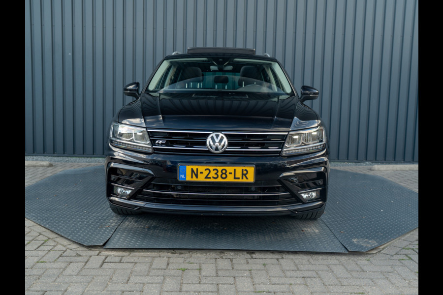 Volkswagen Tiguan 1.4 TSI ACT Highline Business R | Pano | Trekhaak wegkl. | Elk. A-klep | Side Assist | Camera | Prijs Rijklaar!!