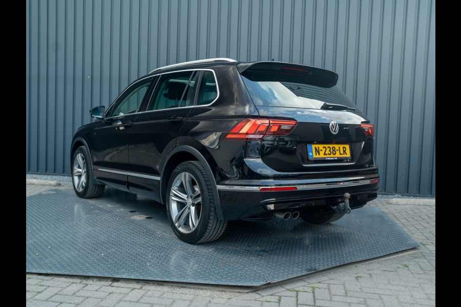 Volkswagen Tiguan 1.4 TSI ACT Highline Business R | Pano | Trekhaak wegkl. | Elk. A-klep | Side Assist | Camera | Prijs Rijklaar!!