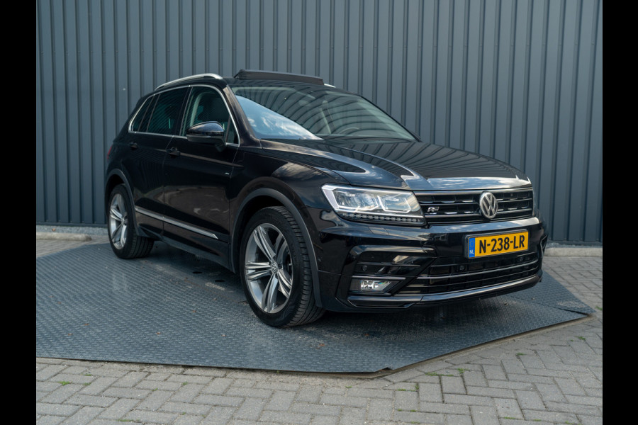 Volkswagen Tiguan 1.4 TSI ACT Highline Business R | Pano | Trekhaak wegkl. | Elk. A-klep | Side Assist | Camera | Prijs Rijklaar!!