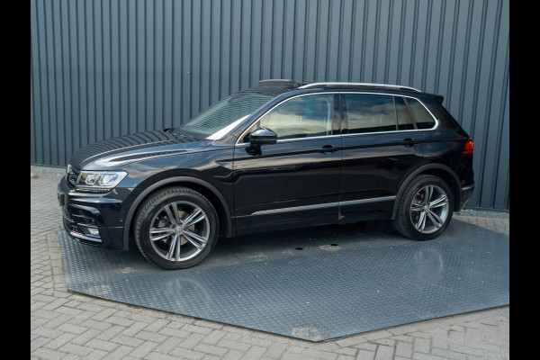 Volkswagen Tiguan 1.4 TSI ACT Highline Business R | Pano | Trekhaak wegkl. | Elk. A-klep | Side Assist | Camera | Prijs Rijklaar!!