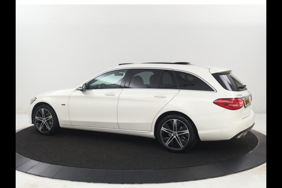 Mercedes-Benz C-Klasse 300e Avantgarde | Panoramadak | Leder Exclusief | Burmester Surround | Stoelverwarming | Camera | Carplay | Dodehoek detectie | Navigatie | Full LED
