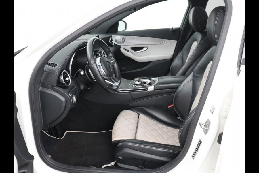 Mercedes-Benz C-Klasse 300e Avantgarde | Panoramadak | Leder Exclusief | Burmester Surround | Stoelverwarming | Camera | Carplay | Dodehoek detectie | Navigatie | Full LED