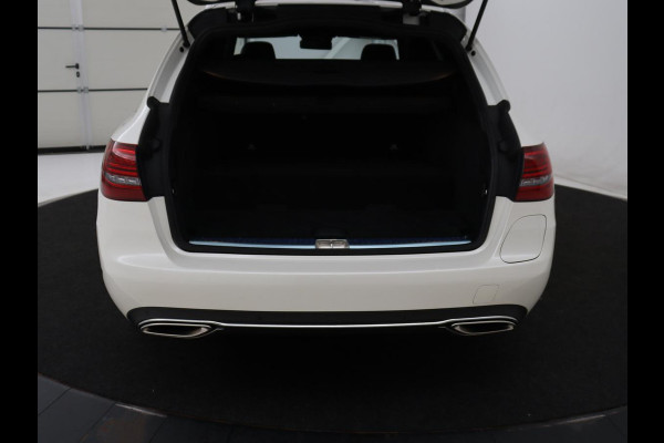 Mercedes-Benz C-Klasse 300e Avantgarde | Panoramadak | Leder Exclusief | Burmester Surround | Stoelverwarming | Camera | Carplay | Dodehoek detectie | Navigatie | Full LED
