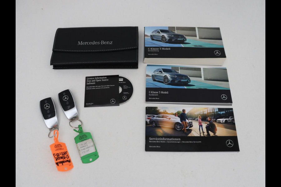 Mercedes-Benz C-Klasse 300e Avantgarde | Panoramadak | Leder Exclusief | Burmester Surround | Stoelverwarming | Camera | Carplay | Dodehoek detectie | Navigatie | Full LED