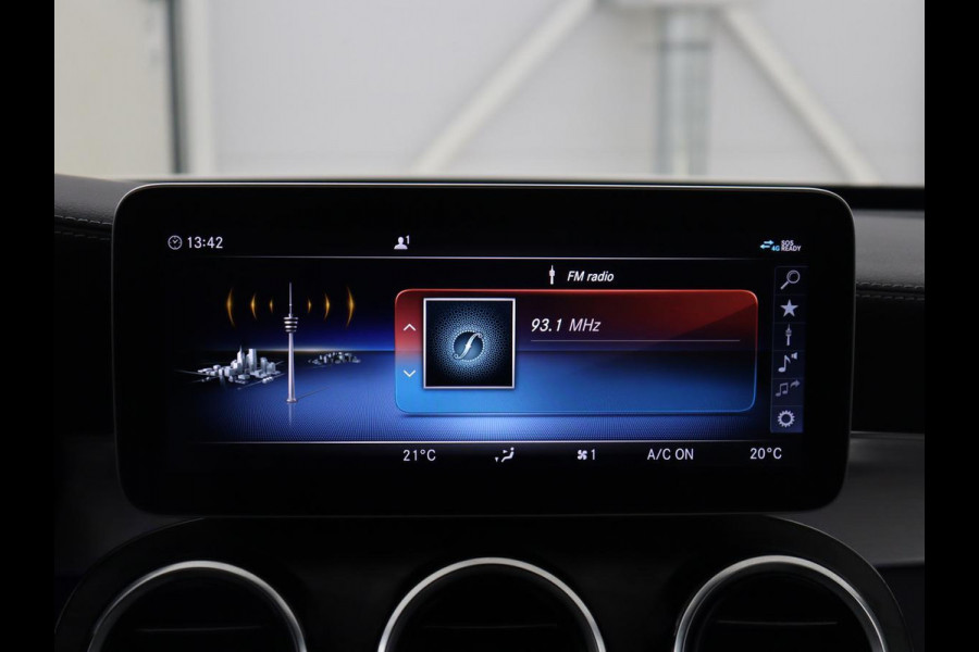 Mercedes-Benz C-Klasse 300e Avantgarde | Panoramadak | Leder Exclusief | Burmester Surround | Stoelverwarming | Camera | Carplay | Dodehoek detectie | Navigatie | Full LED
