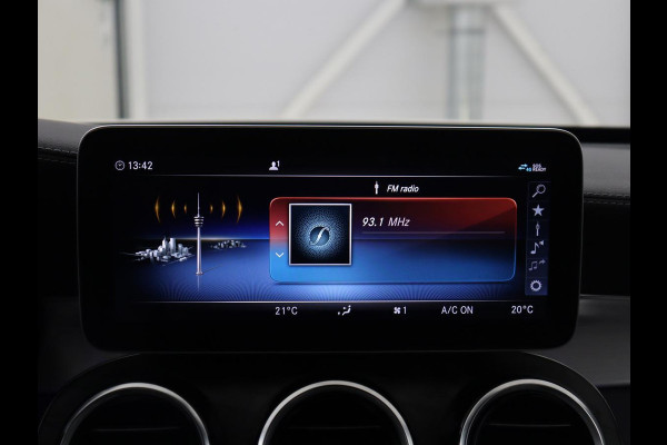 Mercedes-Benz C-Klasse 300e Avantgarde | Panoramadak | Leder Exclusief | Burmester Surround | Stoelverwarming | Camera | Carplay | Dodehoek detectie | Navigatie | Full LED