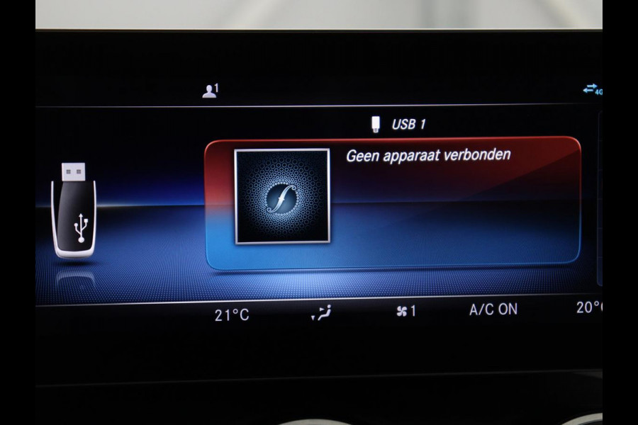 Mercedes-Benz C-Klasse 300e Avantgarde | Panoramadak | Leder Exclusief | Burmester Surround | Stoelverwarming | Camera | Carplay | Dodehoek detectie | Navigatie | Full LED
