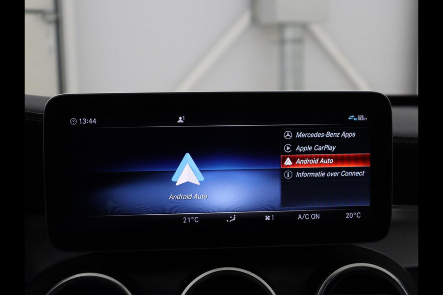 Mercedes-Benz C-Klasse 300e Avantgarde | Panoramadak | Leder Exclusief | Burmester Surround | Stoelverwarming | Camera | Carplay | Dodehoek detectie | Navigatie | Full LED