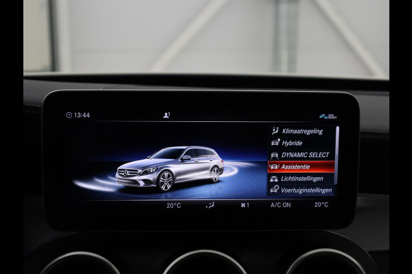Mercedes-Benz C-Klasse 300e Avantgarde | Panoramadak | Leder Exclusief | Burmester Surround | Stoelverwarming | Camera | Carplay | Dodehoek detectie | Navigatie | Full LED