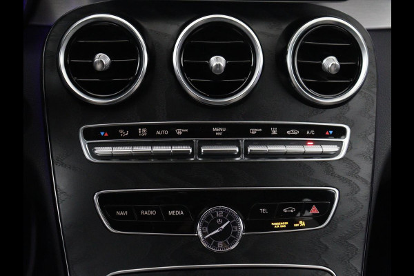 Mercedes-Benz C-Klasse 300e Avantgarde | Panoramadak | Leder Exclusief | Burmester Surround | Stoelverwarming | Camera | Carplay | Dodehoek detectie | Navigatie | Full LED