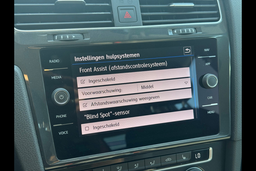 Volkswagen Golf 2.0 TDI Highline | ACC | PDC | Stoelver.