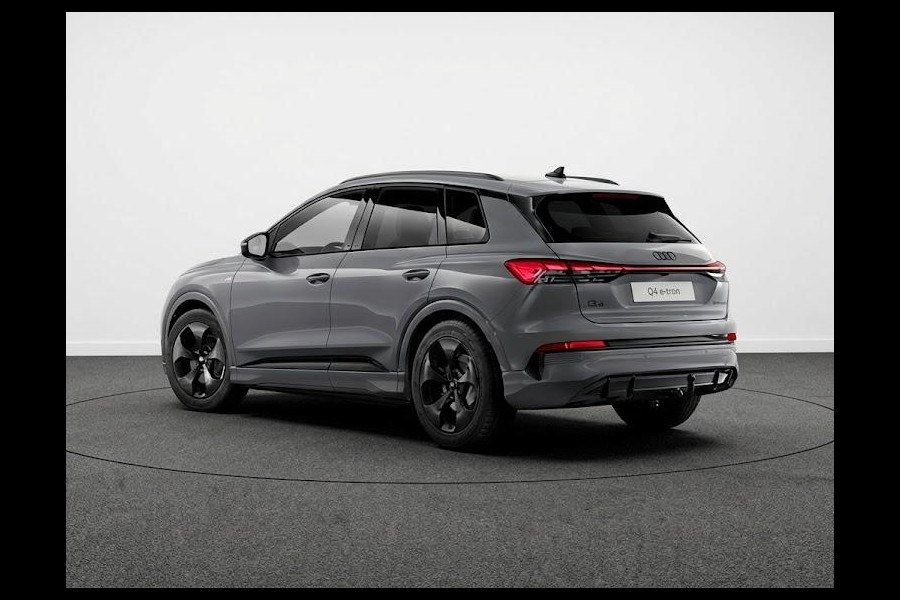Audi Q4 e-tron S edition 82 KWh 286 pk | Optiekpakket zwart-glanzend | Privacy glas | Trekhaak | Leder/stof interieur |