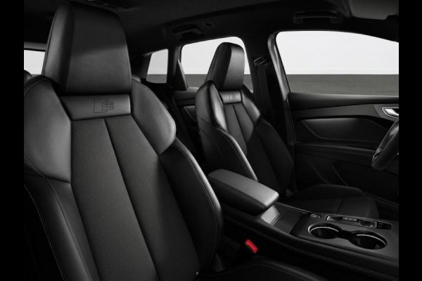 Audi Q4 e-tron S edition 82 KWh 286 pk | Optiekpakket zwart-glanzend | Privacy glas | Trekhaak | Leder/stof interieur |