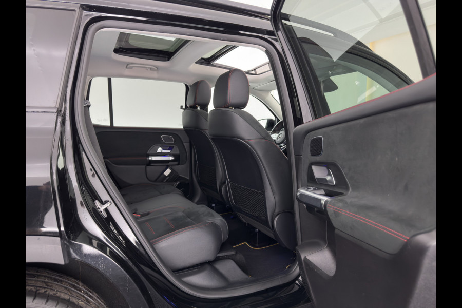 Mercedes-Benz Glb 250 4MATIC AMG-Sportpack Premium Plus Aut. *PANO | TOWBAR | LEATHER-MICROFIBRE | FULL-LED | AMBIENTLIGHT | WIDE-COCKPIT | HEATED-SPORTSEATS | KEYLESS | NAVI-FULLMAP | ECC | SHIFTPADDLES | MEMORY-PACK | PDC | CRUISE | 20''ALU*