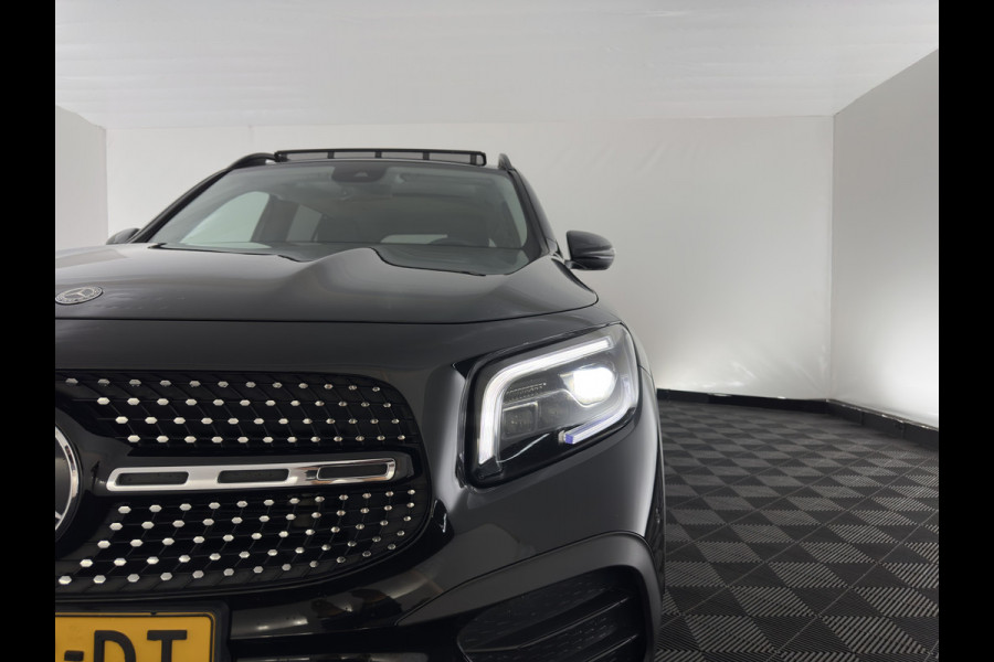 Mercedes-Benz Glb 250 4MATIC AMG-Sportpack Premium Plus Aut. *PANO | TOWBAR | LEATHER-MICROFIBRE | FULL-LED | AMBIENTLIGHT | WIDE-COCKPIT | HEATED-SPORTSEATS | KEYLESS | NAVI-FULLMAP | ECC | SHIFTPADDLES | MEMORY-PACK | PDC | CRUISE | 20''ALU*