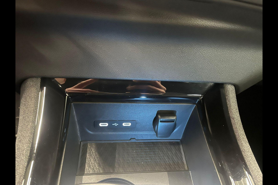 Renault Austral 1.3 MHEV Automaat 160pk Techno Climate Control Navigatie Carplay/Android Auto  Parkeer sensoren VA + Camera 19" LM Velgen Cruise Control
