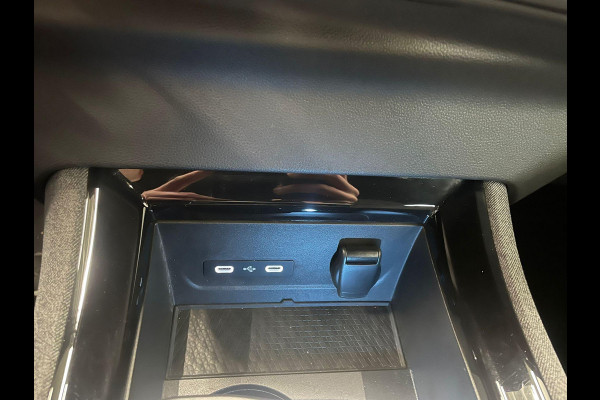 Renault Austral 1.3 MHEV Automaat 160pk Techno Climate Control Navigatie Carplay/Android Auto  Parkeer sensoren VA + Camera 19" LM Velgen Cruise Control