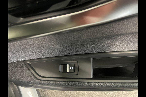 Renault Austral 1.3 MHEV Automaat 160pk Techno Climate Control Navigatie Carplay/Android Auto  Parkeer sensoren VA + Camera 19" LM Velgen Cruise Control