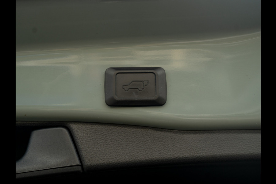 Toyota RAV4 2.5 Hybrid AWD ADVENTURE | Bearlock | Trekhaak afnb. | 360 Camera | BSM | Prijs Rijklaar!!