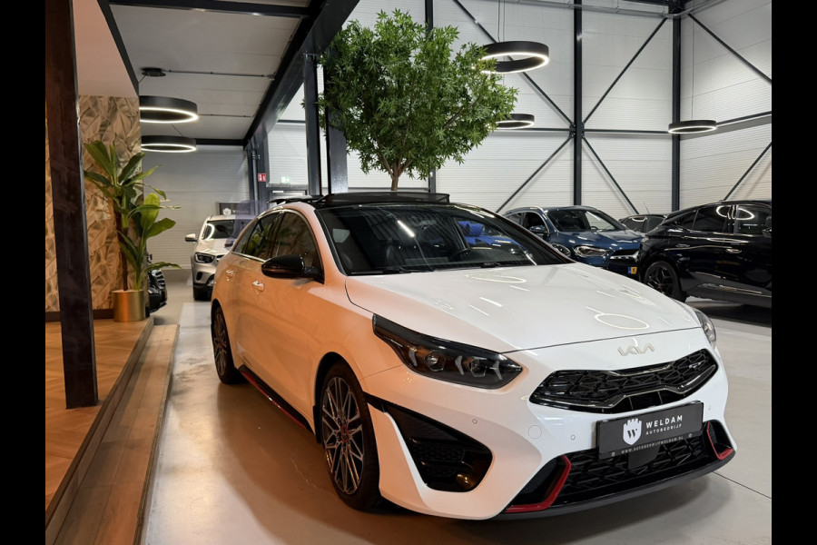 Kia ProCeed 1.6 T-GDi GT Facelift|Trekhaak|Pano|Camera|Memory|Alcantara|StuurVW|StoelVW|JBL Audio|ACC|CarPlay|LED+Xenon|Rijklaar