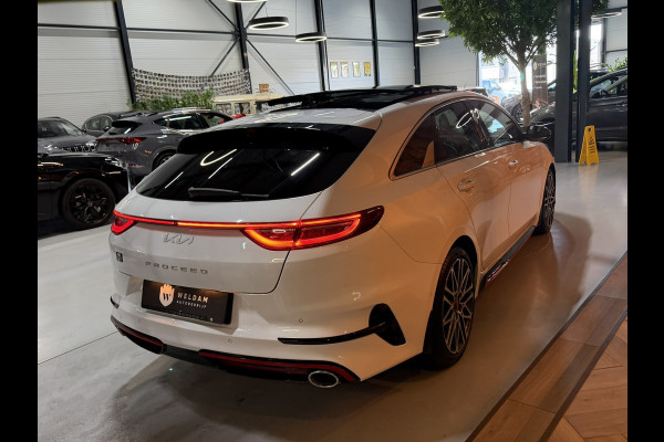 Kia ProCeed 1.6 T-GDi GT Facelift|Trekhaak|Pano|Camera|Memory|Alcantara|StuurVW|StoelVW|JBL Audio|ACC|CarPlay|LED+Xenon|Rijklaar