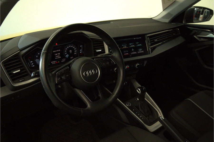 Audi A1 citycarver 35 TFSI epic Carplay PDC 17'' 24 Maanden garantie* (Vraag naar de voorwaarden)
