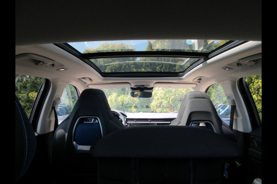 Lynk & Co 01 1.5 * 360Cam * Pano * Carplay *