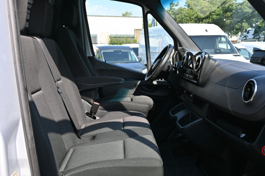 Mercedes-Benz Sprinter 317 CDI Pro L2H2 LED, Geveerde stoel, Navigatie met camera