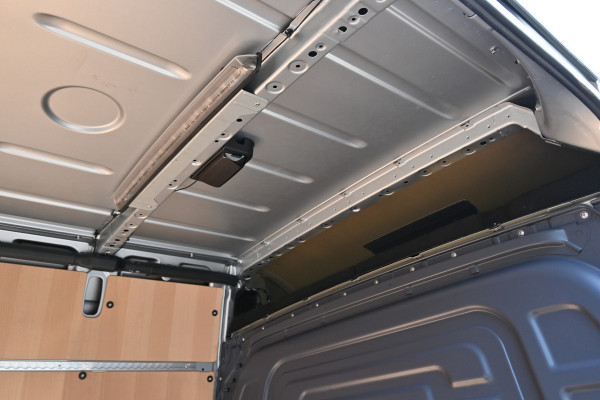 Mercedes-Benz Sprinter 317 CDI Pro L2H2 LED, Geveerde stoel, Navigatie met camera