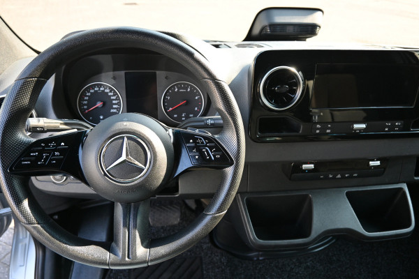 Mercedes-Benz Sprinter 317 CDI Pro L2H2 LED, Geveerde stoel, Navigatie met camera