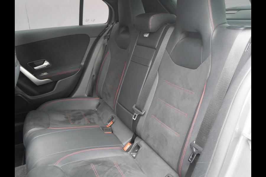 Mercedes-Benz A-Klasse 180 AMG | NIGHT PAKKET | PANORAMA | WIDESCREEN | MULTIBEAM | NL-AUTO!!