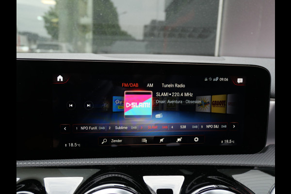 Mercedes-Benz A-Klasse 180 AMG | NIGHT PAKKET | PANORAMA | WIDESCREEN | MULTIBEAM | NL-AUTO!!