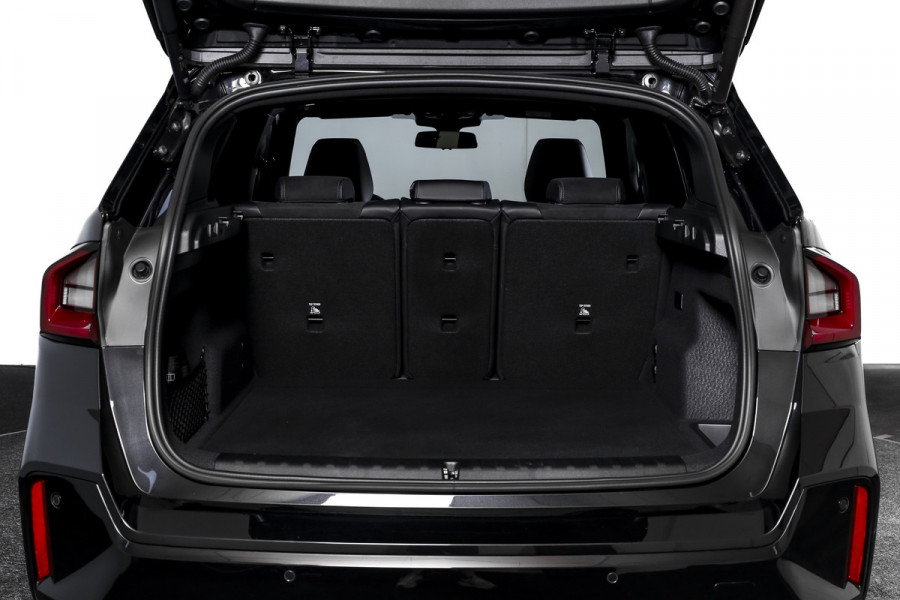BMW X1 xDrive25e 245 PK | M-Sport | Premium Pack | S/K-Panodak | Elek. Trekhaak | Dig. Cockpit | Cruise | Stoelverw. | PDC | Camera | NAV+App. Connect | ECC | Elek. Klep | LM 19" | 9266