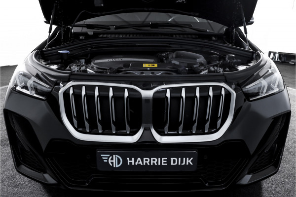 BMW X1 xDrive25e 245 PK | M-Sport | Premium Pack | S/K-Panodak | Elek. Trekhaak | Dig. Cockpit | Cruise | Stoelverw. | PDC | Camera | NAV+App. Connect | ECC | Elek. Klep | LM 19" | 9266