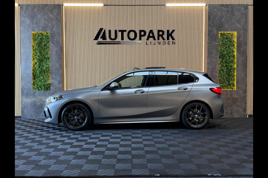 BMW 1-serie Verkocht 118i High Executive M-SPORT|PANO|HARMAN KARDON|KEYLESS|FABRIEKSGARANTIE|CARPLAY|CAMERA|DEALER ONDERHOUDEN