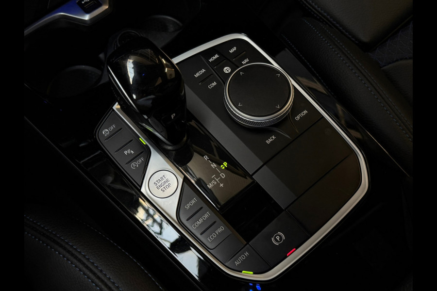 BMW 1-serie Verkocht 118i High Executive M-SPORT|PANO|HARMAN KARDON|KEYLESS|FABRIEKSGARANTIE|CARPLAY|CAMERA|DEALER ONDERHOUDEN